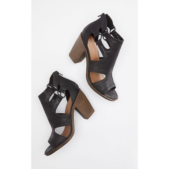 New Maurices Hailey Black Cut Out Open Toe Heel Size 10 - Picture 1 of 6